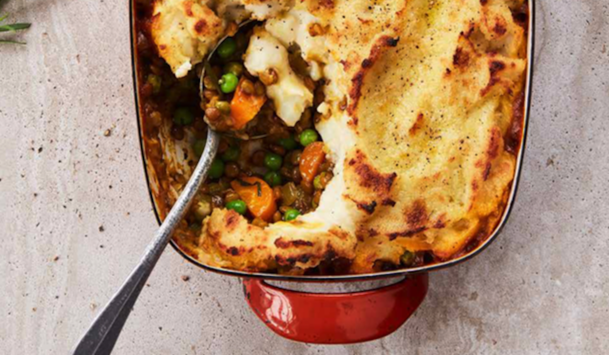 Sunday Paper Dinner Table: Soul-Hugging Lentil Shepherd's Pie