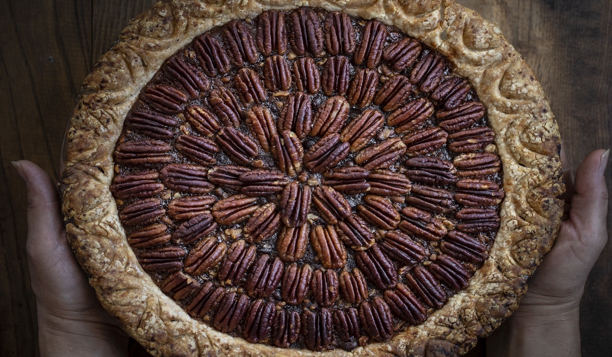 Joanne Lee Molinaro's Vegan Pecan Paht Pie