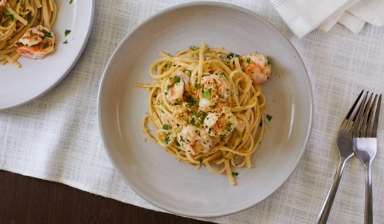 Sunday Paper Dinner Table: Aglio e Olio with Linguine and Shrimp