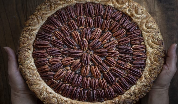 Joanne Lee Molinaro's Vegan Pecan Paht Pie